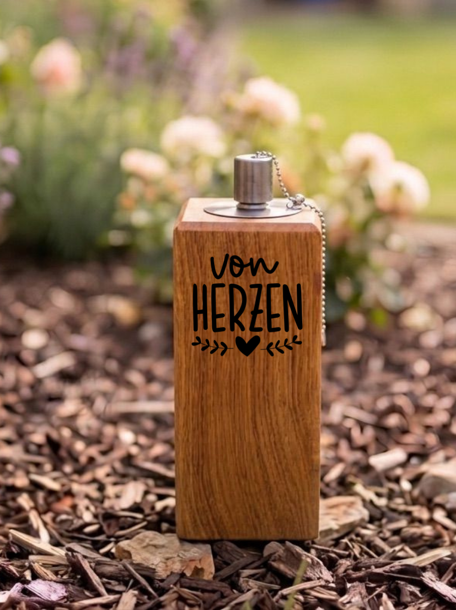 Gartenfackel aus Eiche – 20 cm – Motiv: Herzensmensch